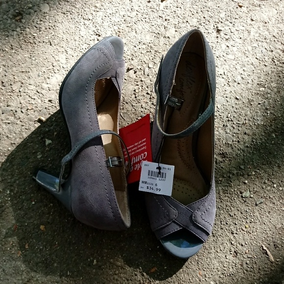 dexflex comfort Shoes - 🌸4/$10 suede feel Dexflex gray peeptoe heels